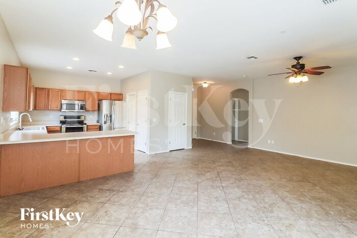 Building Photo - 15309 N 137th Ln