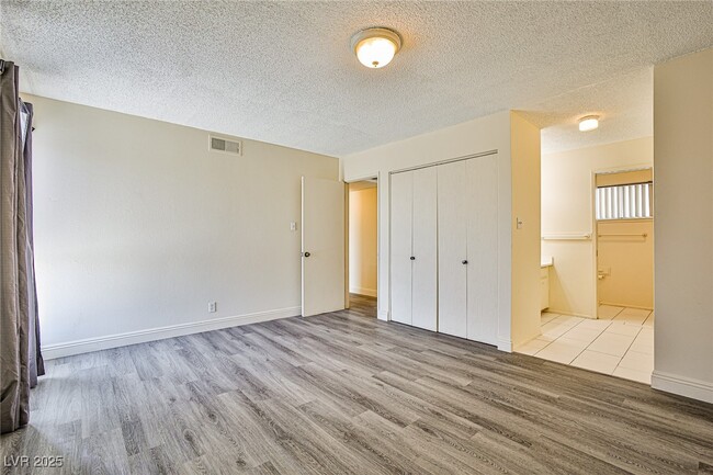 Building Photo - 316 Santa Fe St
