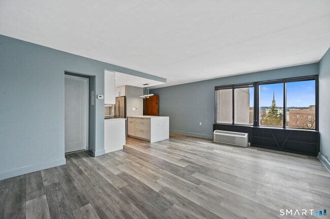 Building Photo - 60 Strawberry Hill Ave