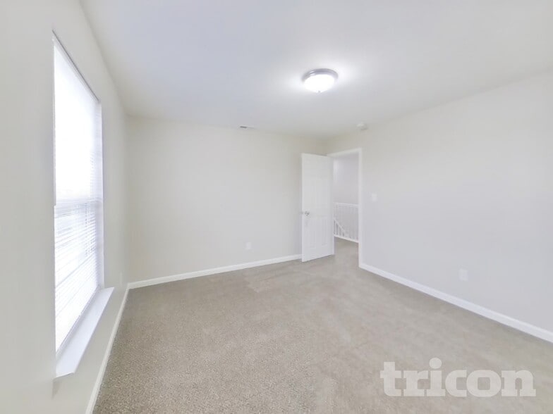 Building Photo - 9622 W Quarter Moon Dr