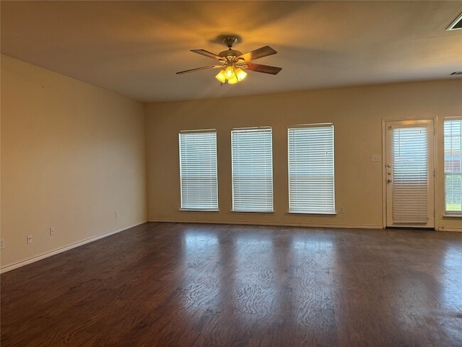 Building Photo - 1438 Kingsley Dr