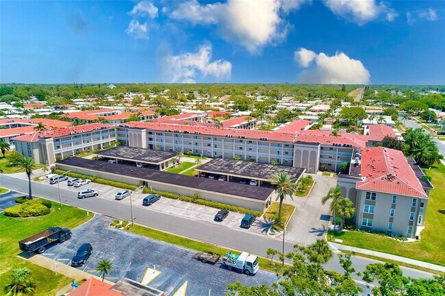 Building Photo - 10215 Regal Dr