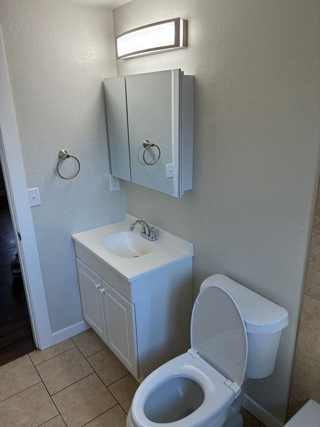 Building Photo - 1125 Peterson Rd