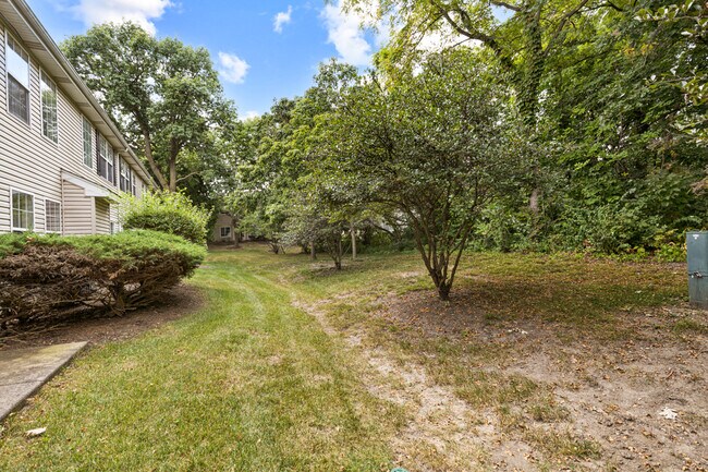 Building Photo - 2349 Stoughton Cir