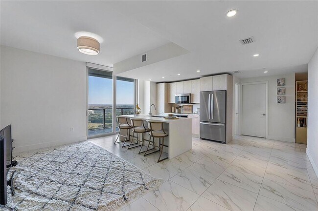 Building Photo - 2000 Metropica Wy