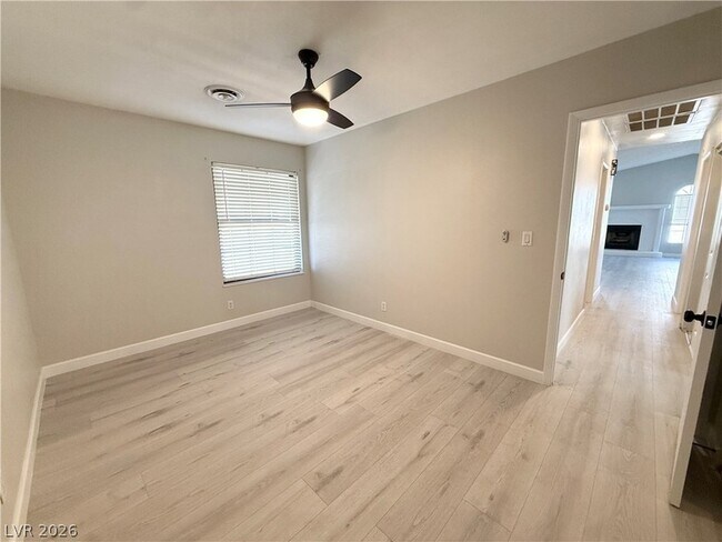 Building Photo - 325 Greenfield Ln