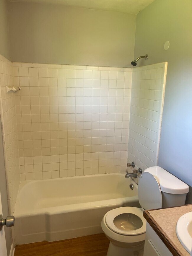 Building Photo - 4822 Greenfield Dr