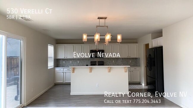 Building Photo - Spacious 5 Bed, 2.5 Bath in South Reno