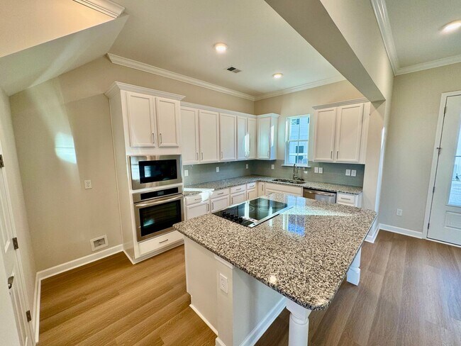 Building Photo - Discover Coastal Living at Its Finest in Marketview, Market Common – Now Leasing!