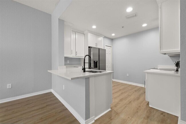 Building Photo - 855 Blue Sage St