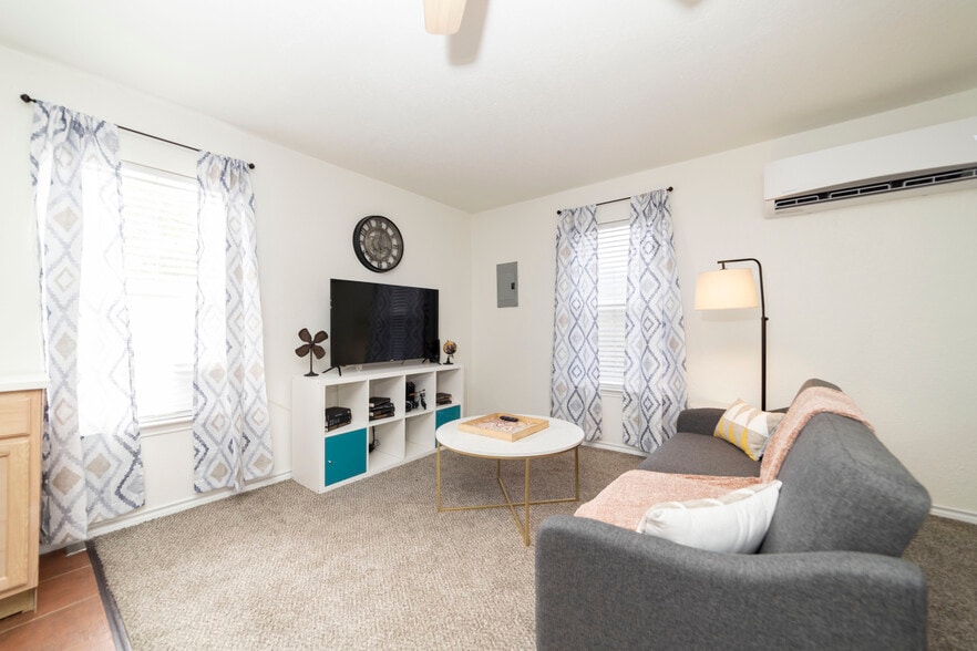 Building Photo - 102 Lovera Blvd