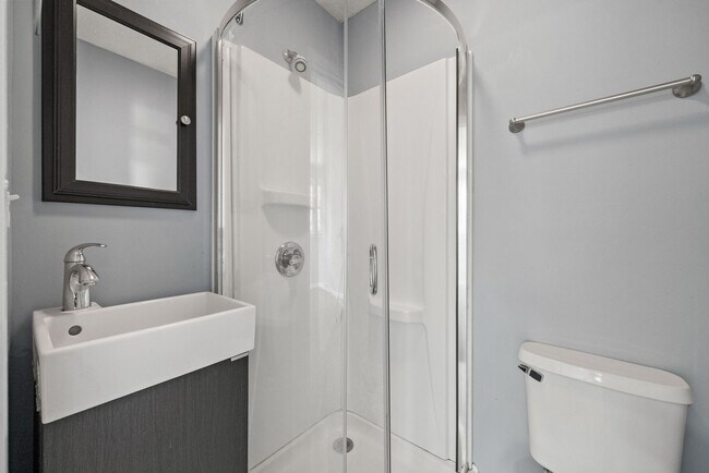 Building Photo - 3 Bedroom Pet Friendly Home For Rent!