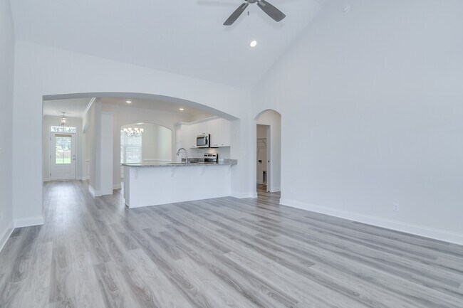 Building Photo - 326 Agape Ln