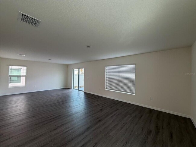 Building Photo - 35991 Sunflower Hl Dr