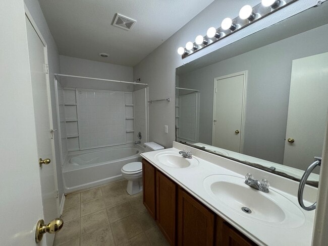 Building Photo - SPACIOUS 4 BR ON A CUL-DE-SAC W/ 2 LIVING AREAS & 2 EATING AREAS*STORAGE SHED*COVERED PATIO*EASY ...