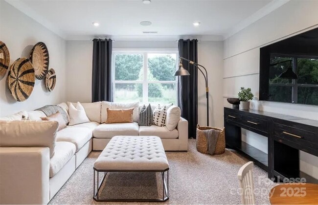 Building Photo - 19016 Yellow Birch Dr