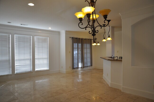 Building Photo - 5922 Burgoyne Dr.