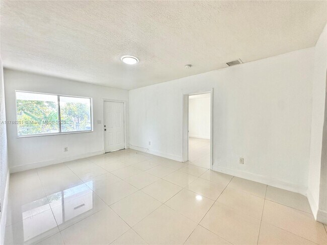 Building Photo - 1497 NE 118th Terrace