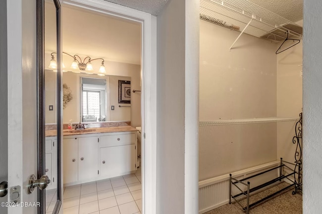 Building Photo - 1 Oceans West Blvd