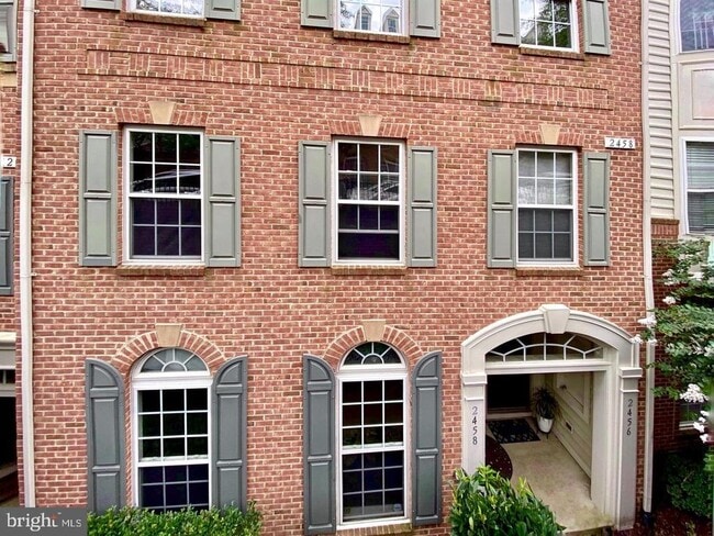 Building Photo - 2456 Eastbourne Dr