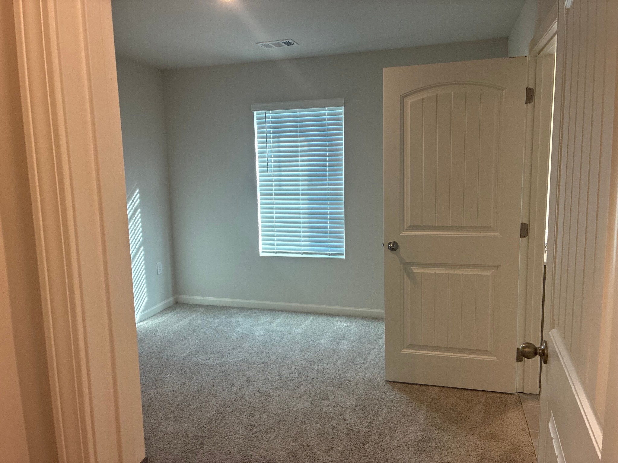 Building Photo - Room in Townhome on Poppy Ct