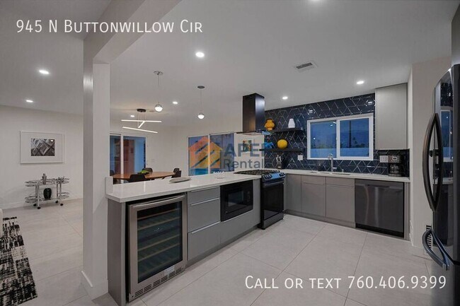 Building Photo - 945 N Buttonwillow Cir