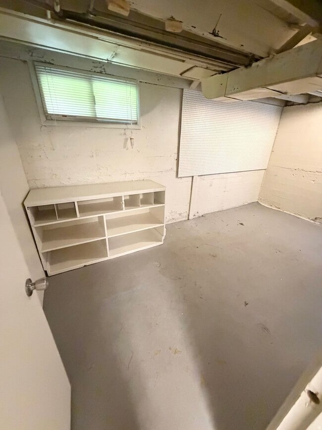 Building Photo - Ideally Located in the Heart of Murray