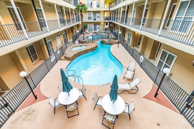 Building Photo - 921 Marine Dr