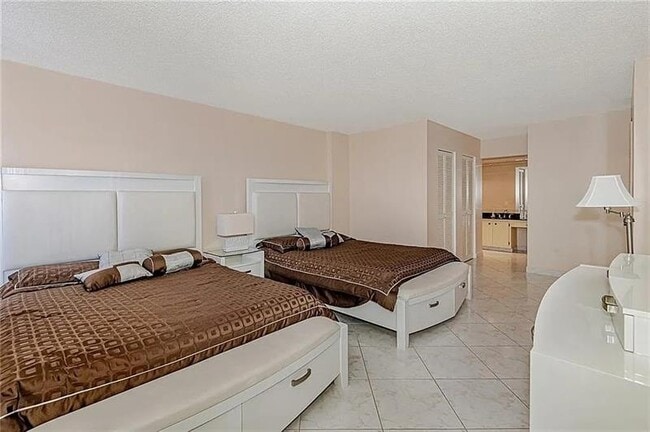 Building Photo - 1600 S Ocean Dr