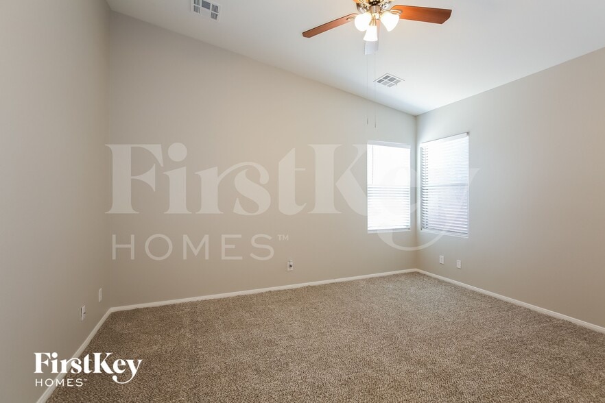 Building Photo - 609 Fiesta Del Rey Ave