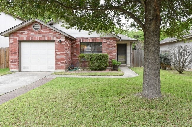 Primary Photo - Great 2/2/1 near 1604 & I-35