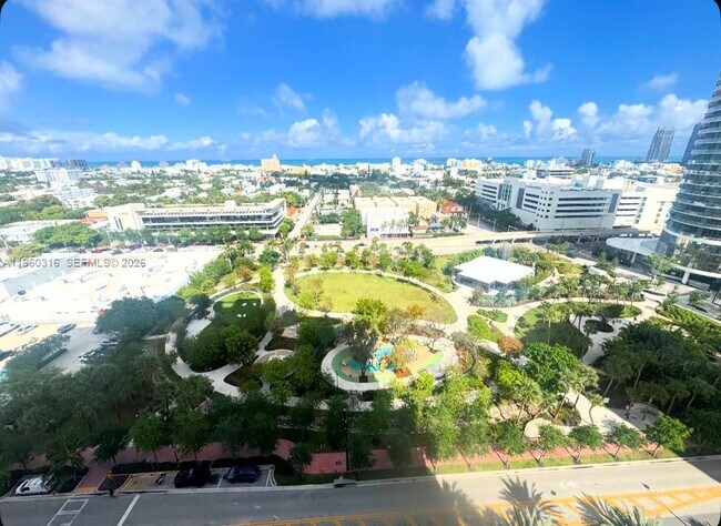 Building Photo - 650 West Ave