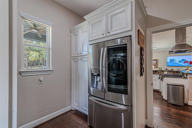 Building Photo - 15569 Crown Oaks Dr