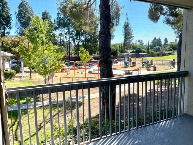 Building Photo - Fully Remodeled 2bedroom near downtown