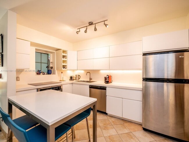 Building Photo - 1127 Meridian Ave