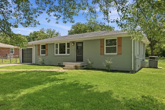 Building Photo - 37 Hillsboro Rd