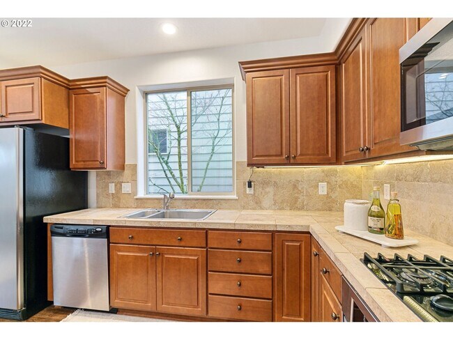 Building Photo - 17335 SW Montague Way