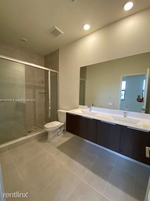 Building Photo - 3 br, 2 bath House - 10413 NW 82nd St Unit 33
