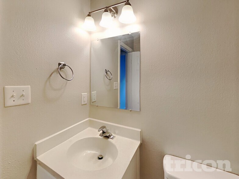 Building Photo - 13119 Young Fawn Ct