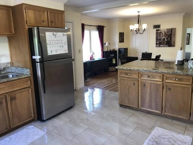 Building Photo - 83 Coburn Ave