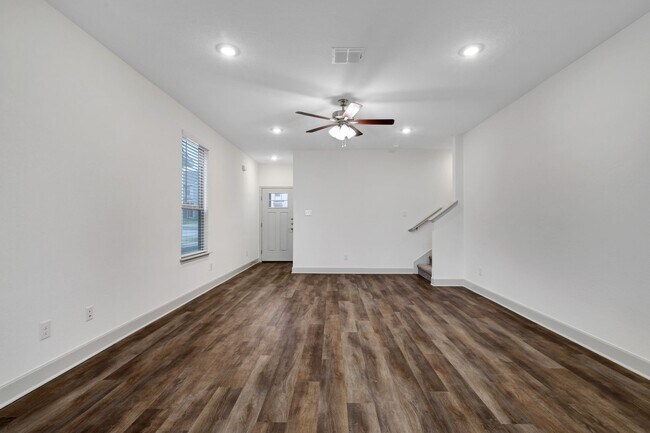 Building Photo - Beautifully Designed Townhome with Upscale Finishes