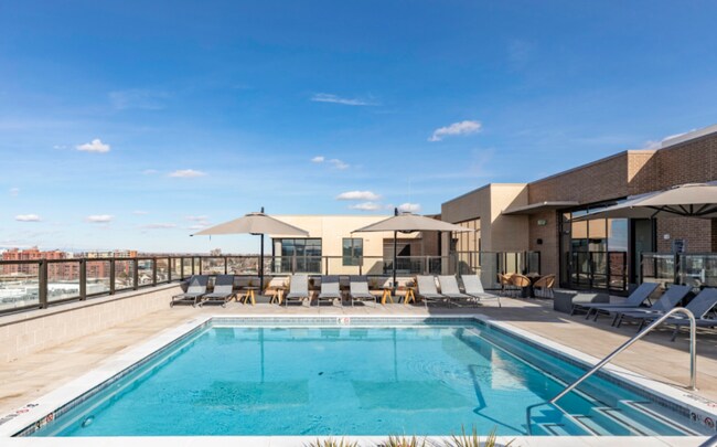 Building Photo - 1045 Lincoln St