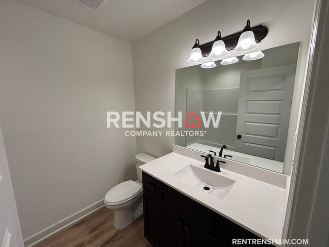 Building Photo - 6522 John Hamilton Wy E