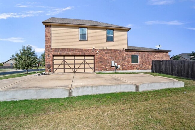 Building Photo - 18601 Pencil Cactus Dr