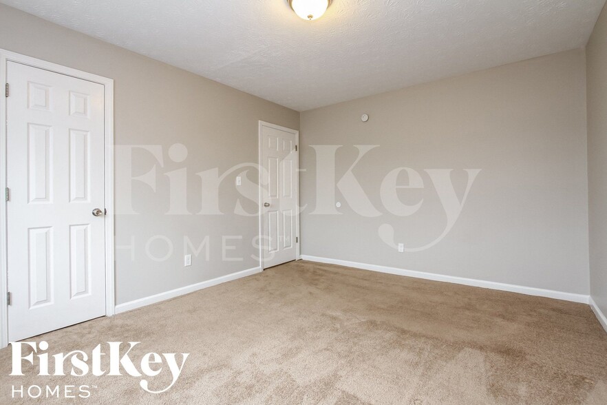 Building Photo - 1921 S Werges Ave