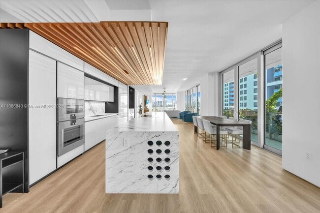 Building Photo - 1300 Monad Ter