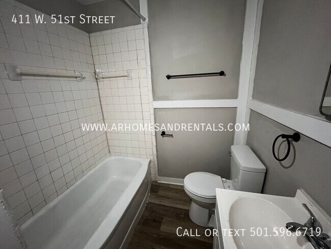 Building Photo - 411 W 51st St