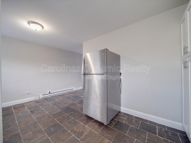 Building Photo - 325 S Gardner Ave