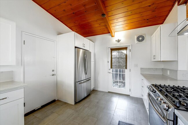 Building Photo - MID-CENTURY MODERN ON WILLOW GLEN BORDER -  SPACIOUS LOT