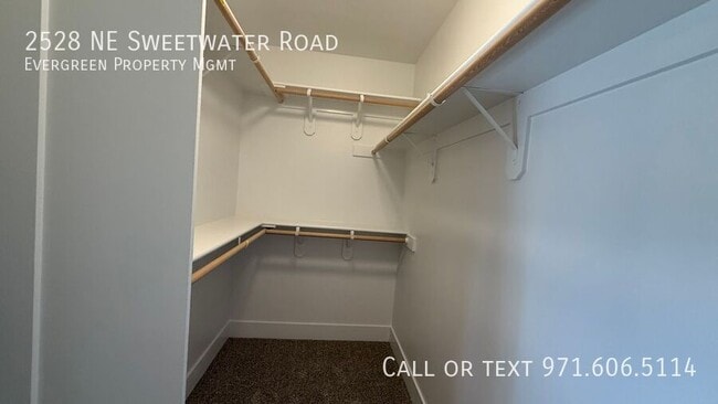 Building Photo - 2528 NE Sweetwater Rd